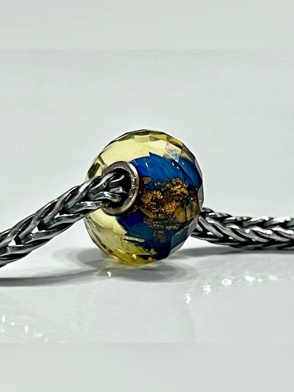 Authentic Trollbeads Blue Twinkle Bead 30038